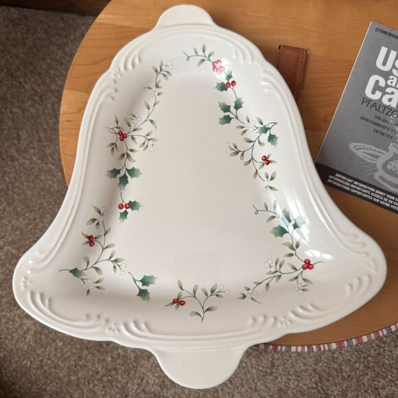 Pfaltzgraff Winterberry White w/Green Holly & Red Berries Stoneware Bell Plate - Picture 7 of 7